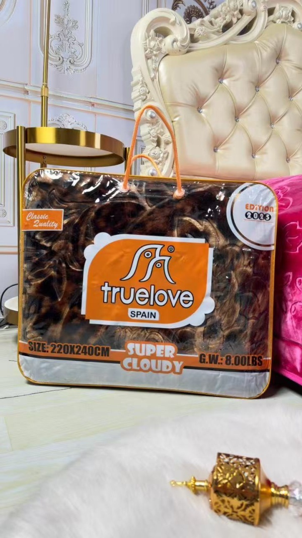 Cloudy Blanket – CLD-228 | Ultra Soft & Cozy Blanket